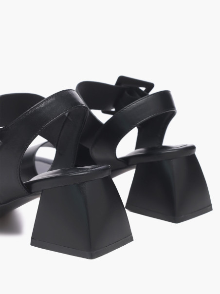 Босоножки Betsy 1126000131