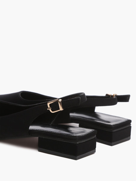 Босоножки LA BOTTINE SOURIANTE  1463000332